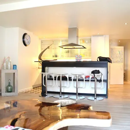 Sunny Central Urban Loft アパート *